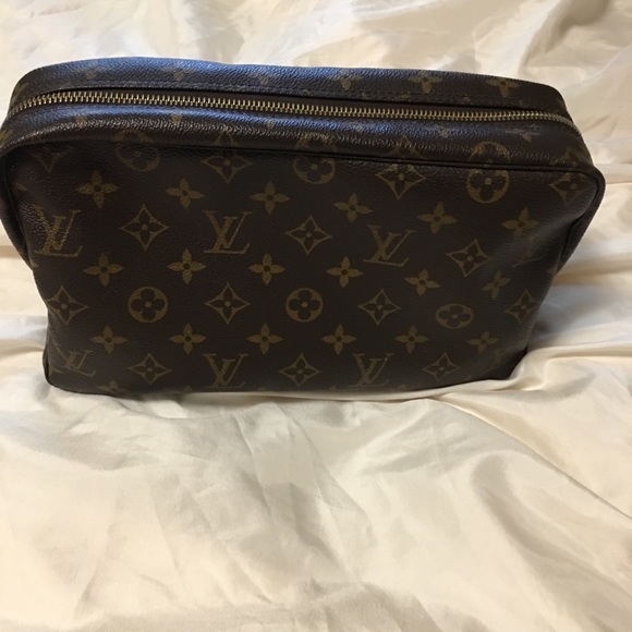 Louis Vuitton toiletry Bag 28 - Picture 1 of 9
